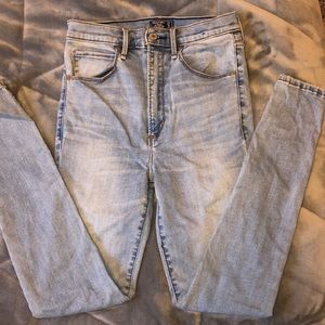 Abercrombie & Fitch Ultra High-Rise Jeans